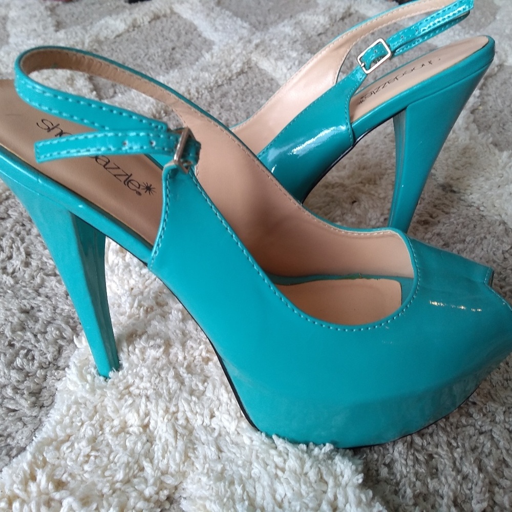 Shoedazzle Pump/Sling backs size 8